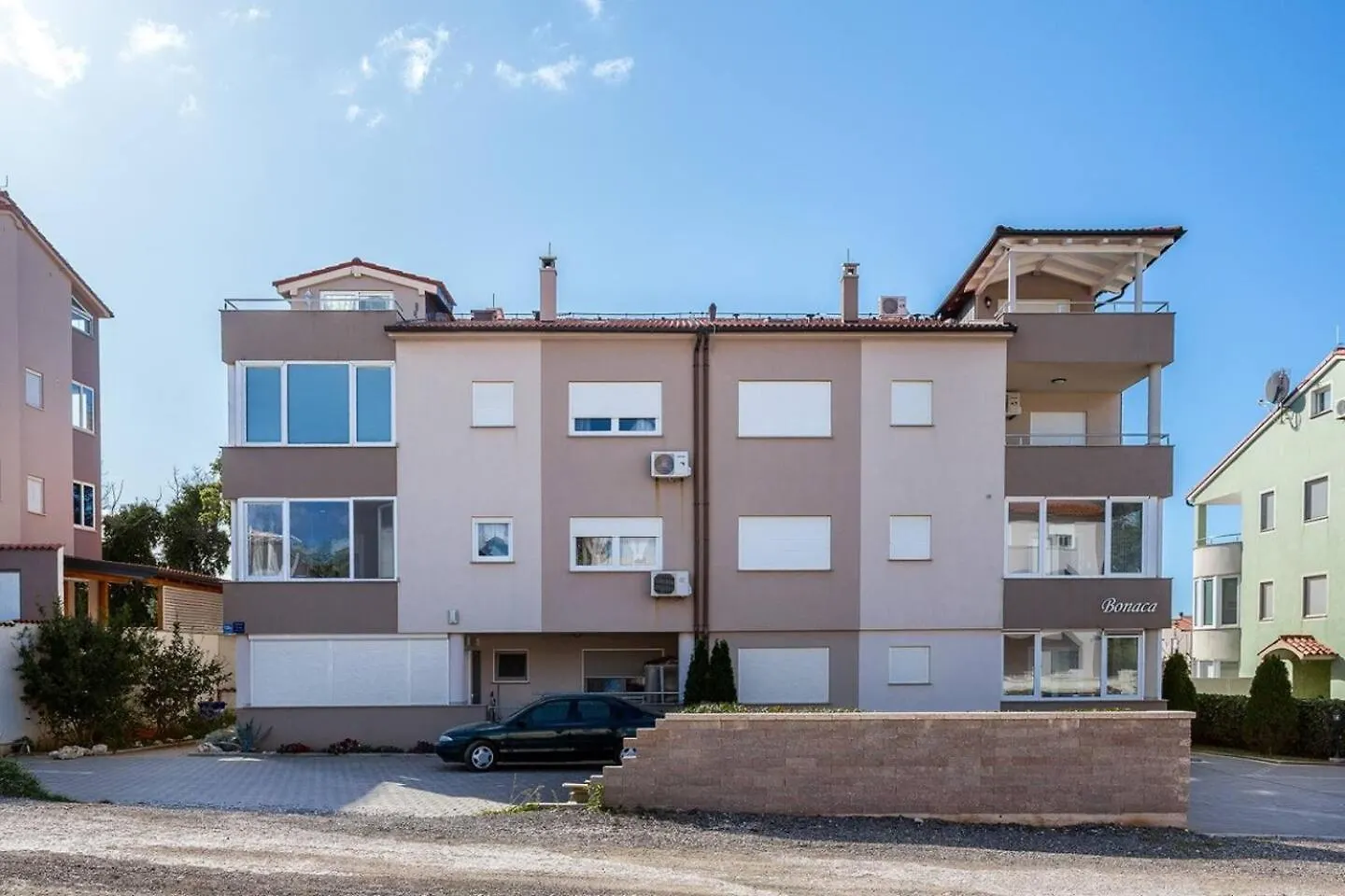 Medulin 2 Bedroom Apartment With Sea View, Balcony & Free Parking